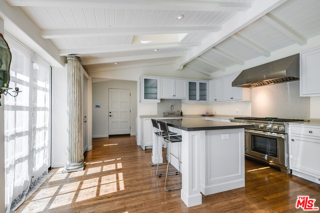 1046 Chautauqua Blvd