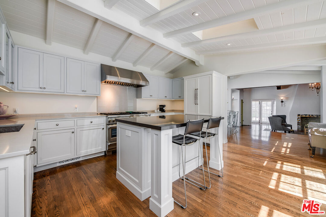 1046 Chautauqua Blvd