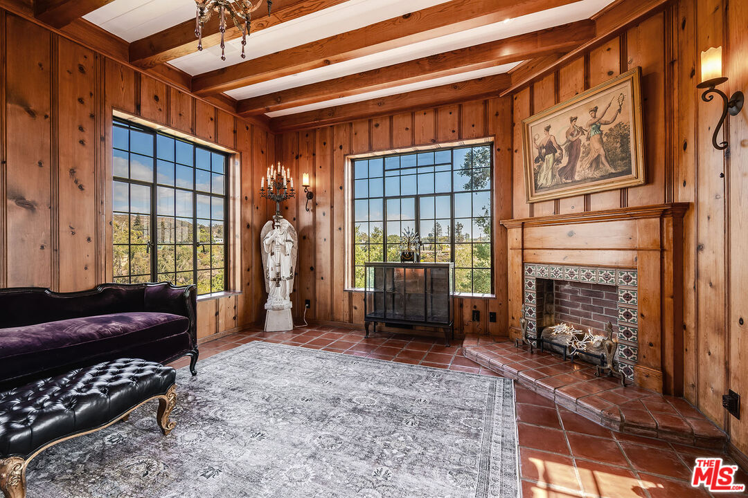 1046 Chautauqua Blvd