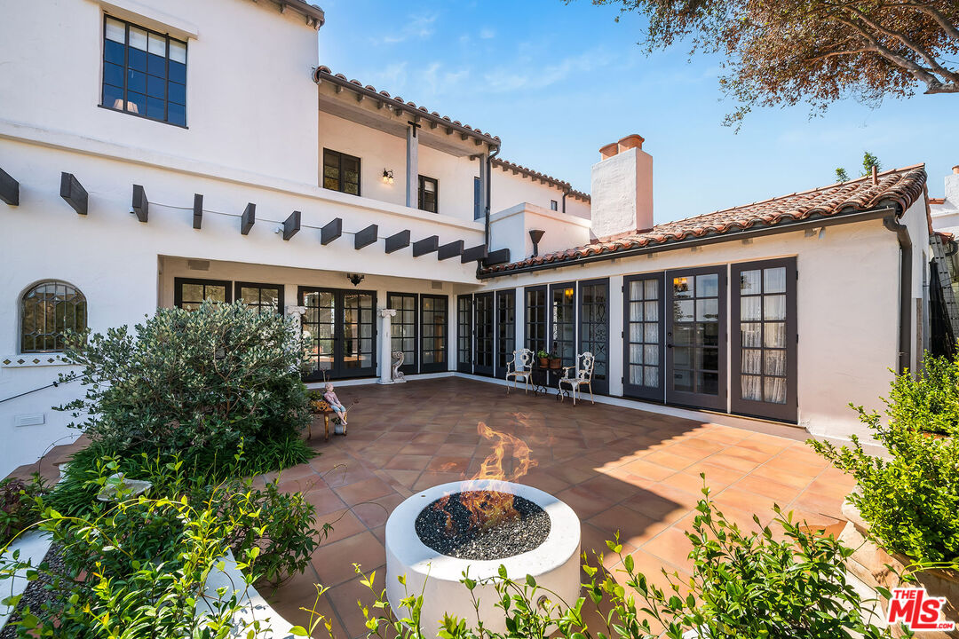 1046 Chautauqua Blvd