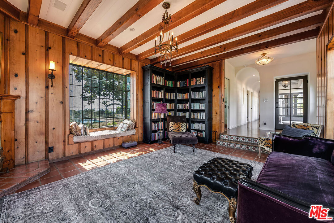 1046 Chautauqua Blvd