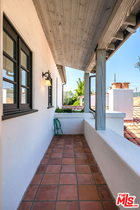 1046 Chautauqua Blvd