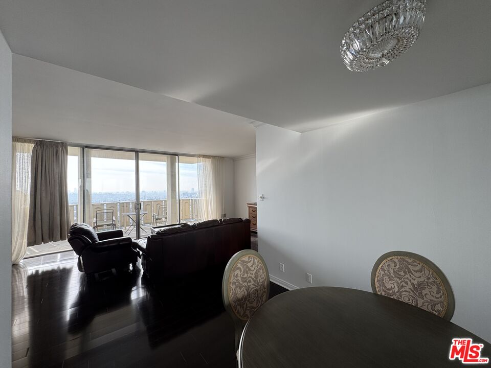 4411 Los Feliz Blvd Unit: 1205