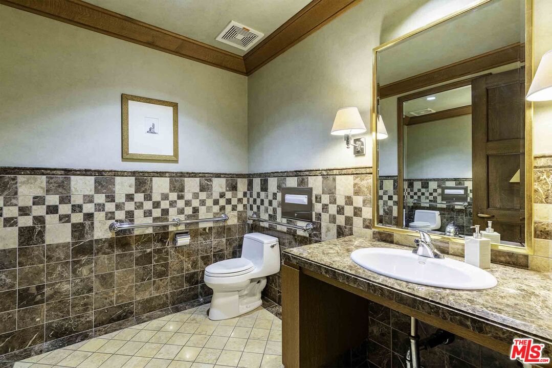 10727 Wilshire Blvd Unit: 806