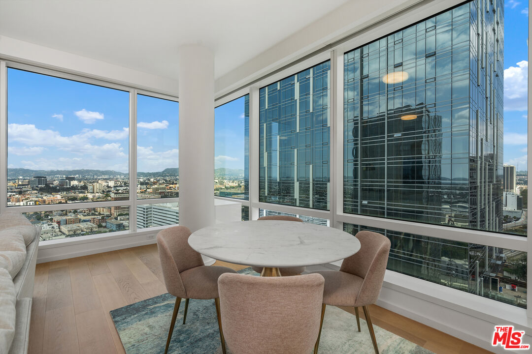 877 Francisco St Unit: 3202