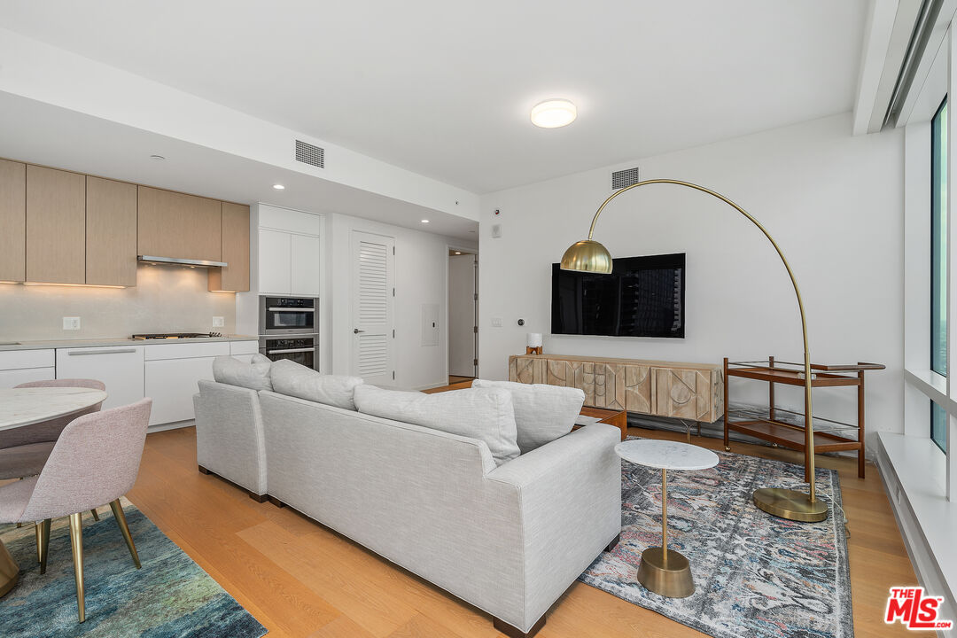 877 Francisco St Unit: 3202