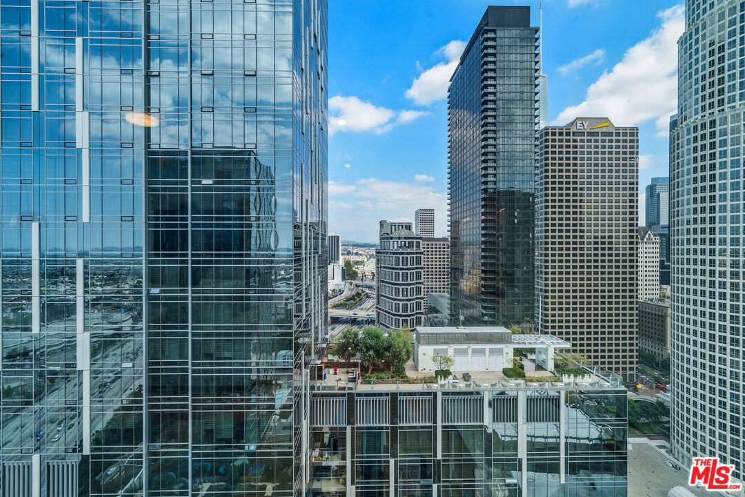 877 Francisco St Unit: 3202