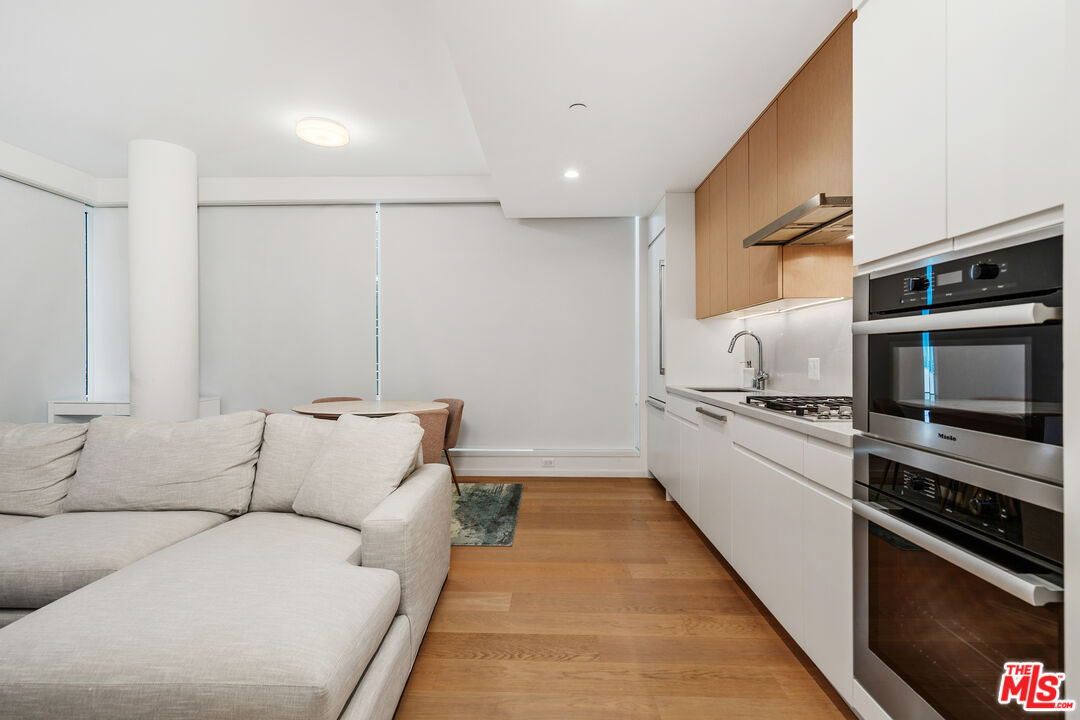 877 Francisco St Unit: 3202