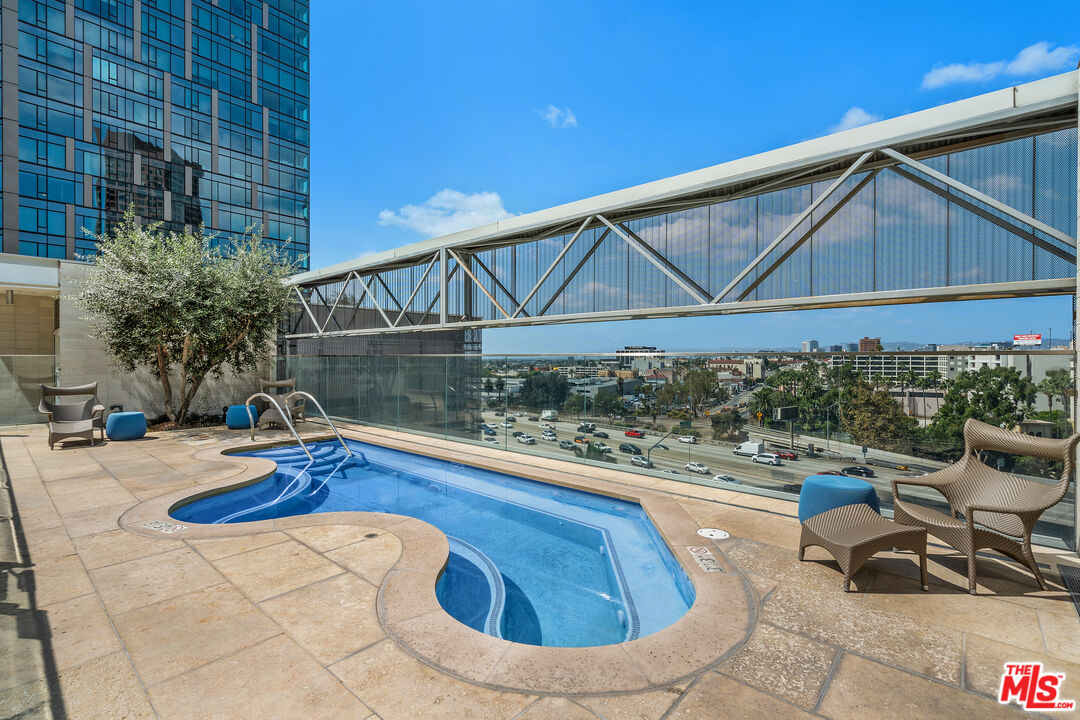 877 Francisco St Unit: 3202