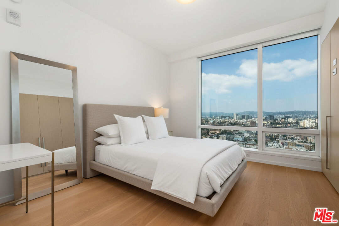 877 Francisco St Unit: 3202