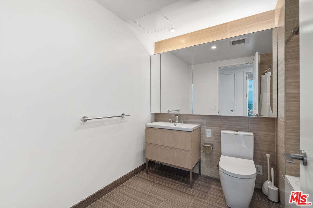 877 Francisco St Unit: 3202