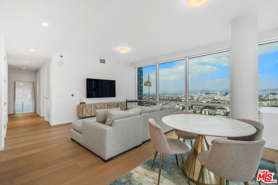 877 Francisco St Unit: 3202