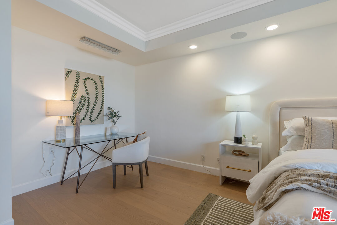 211 S Spalding Dr Unit: 205N