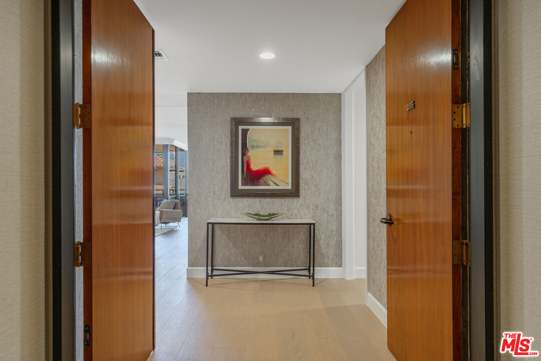 211 S Spalding Dr Unit: 205N