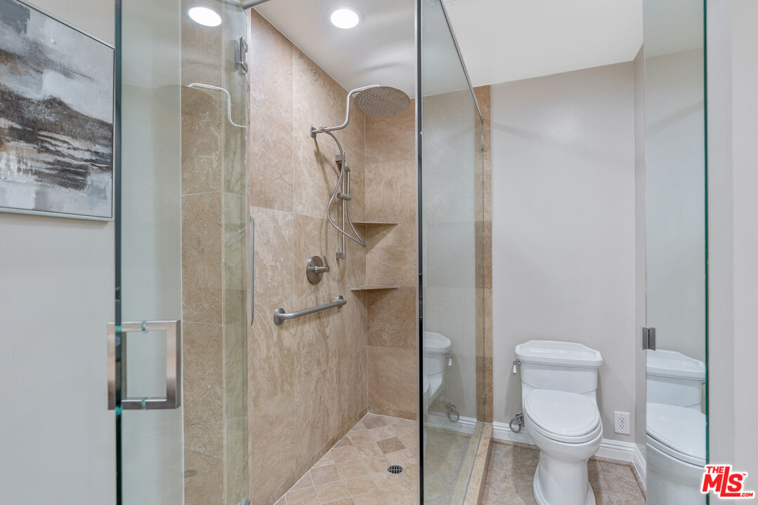 211 S Spalding Dr Unit: 205N