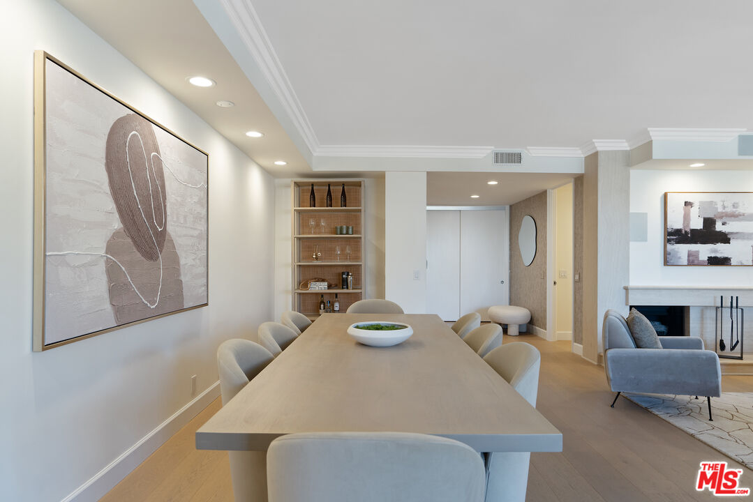 211 S Spalding Dr Unit: 205N