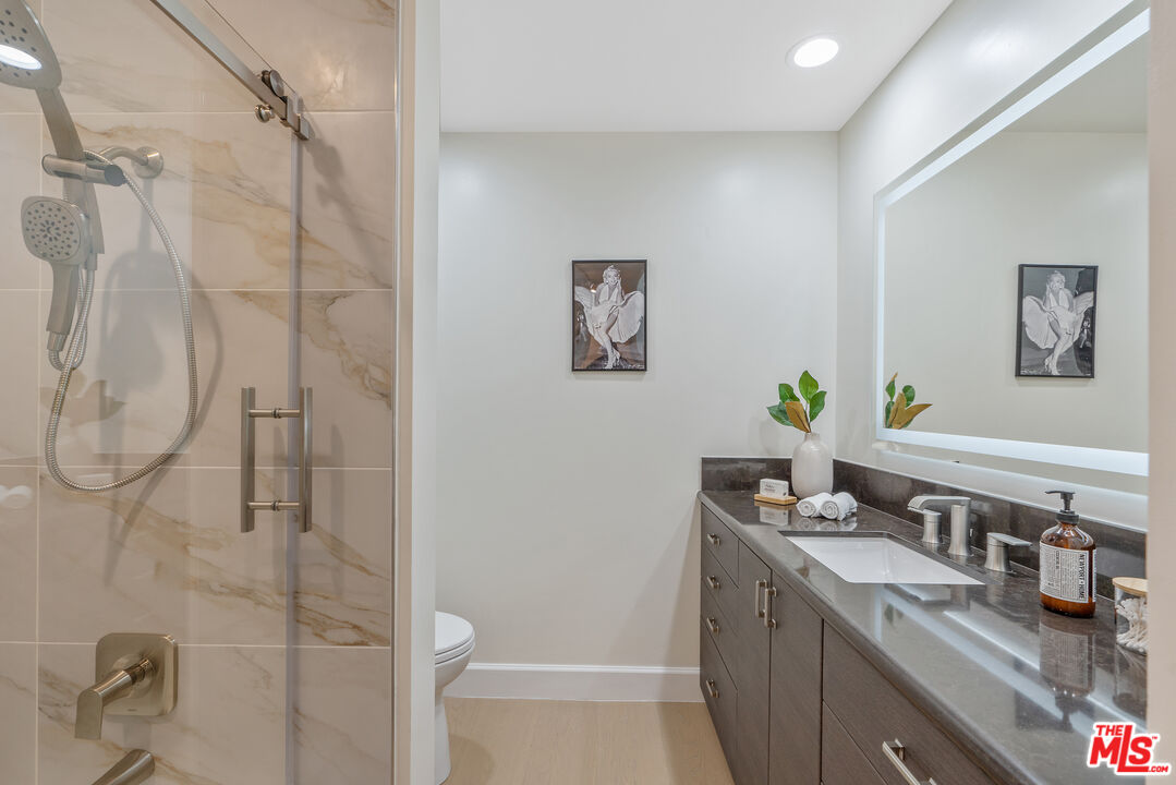 211 S Spalding Dr Unit: 205N