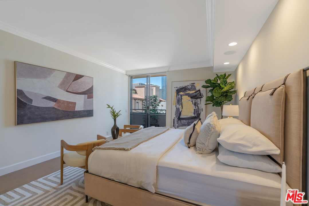 211 S Spalding Dr Unit: 205N