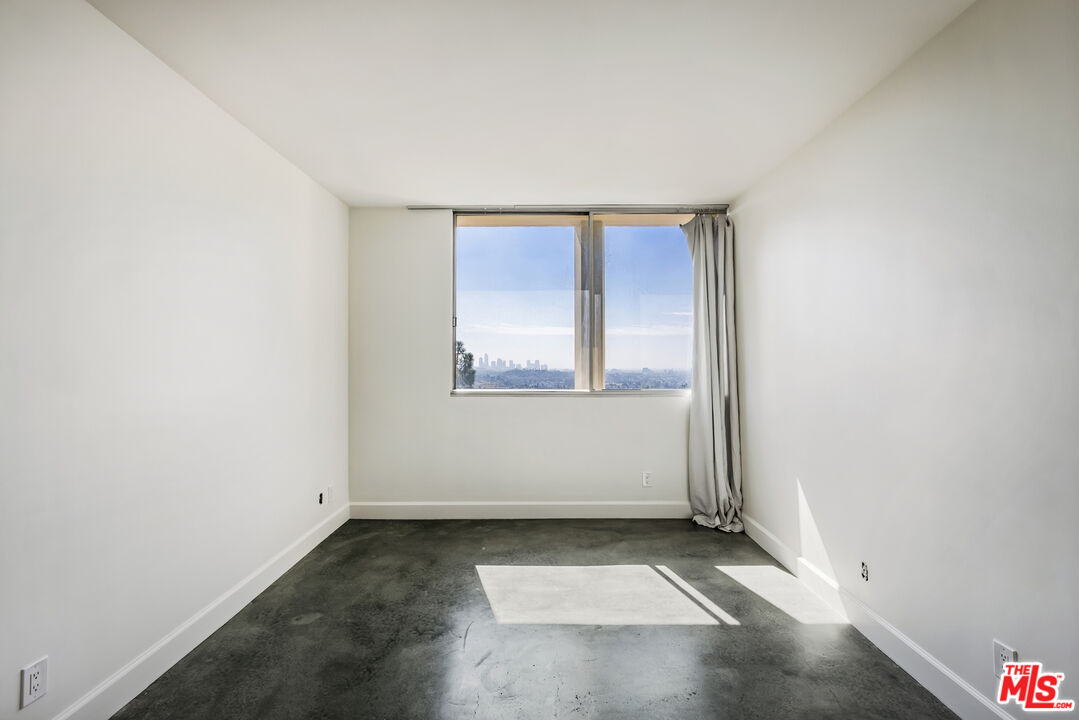 4411 Los Feliz Blvd Unit: 901