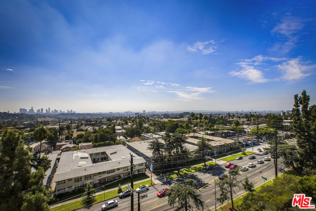 4411 Los Feliz Blvd Unit: 901
