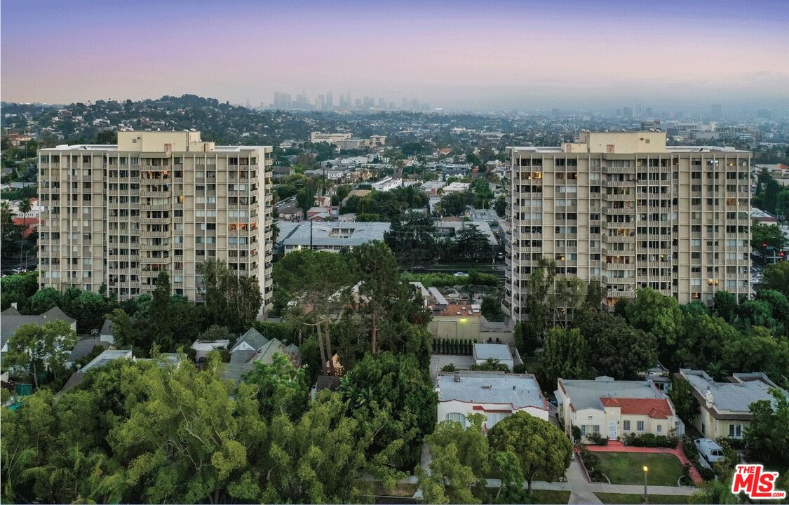 4411 Los Feliz Blvd Unit: 901
