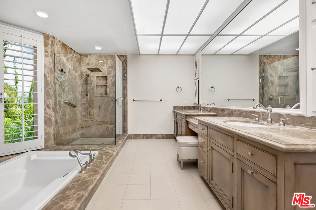 12557 The Vista Unit: 4