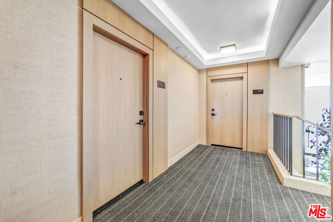 999 N Doheny Dr Unit: 106