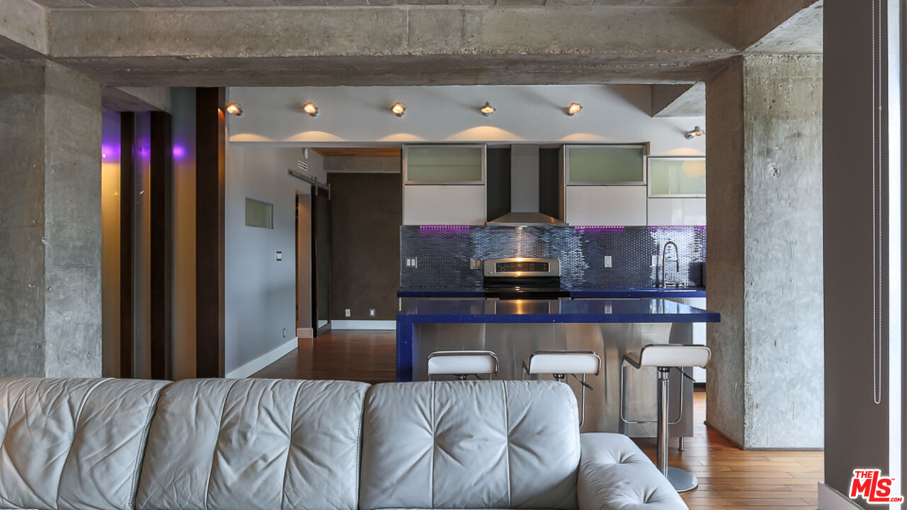 7250 Franklin Ave Unit: 1112