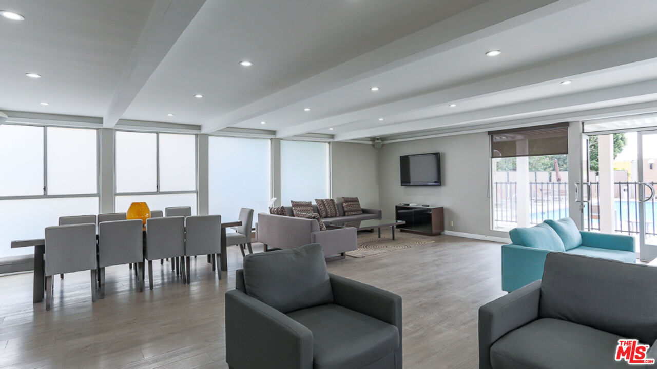 7250 Franklin Ave Unit: 1112