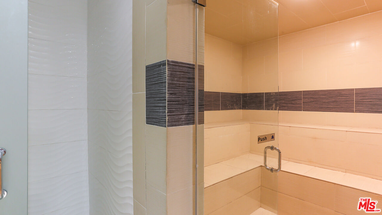 7250 Franklin Ave Unit: 1112