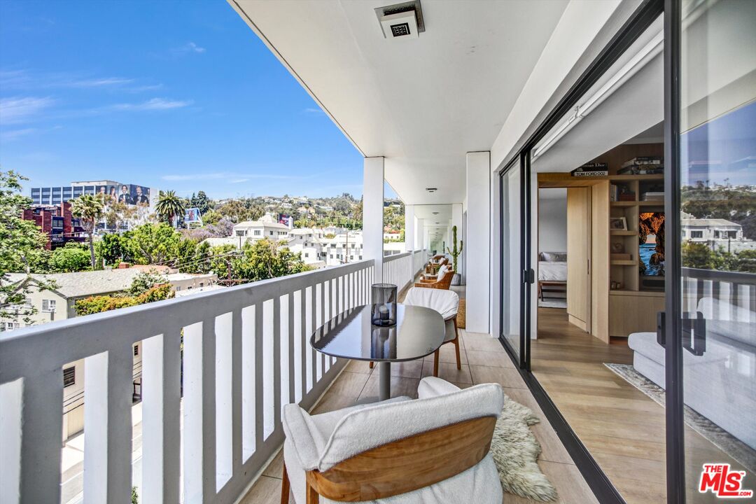 999 N Doheny Dr Unit: 512