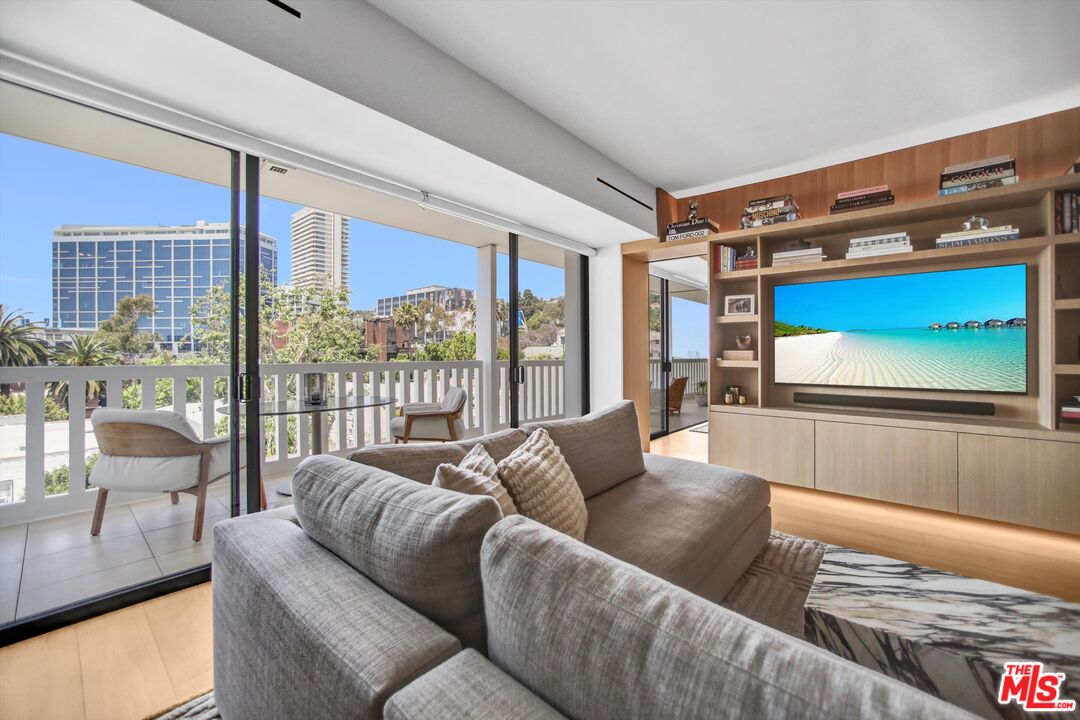 999 N Doheny Dr Unit: 512