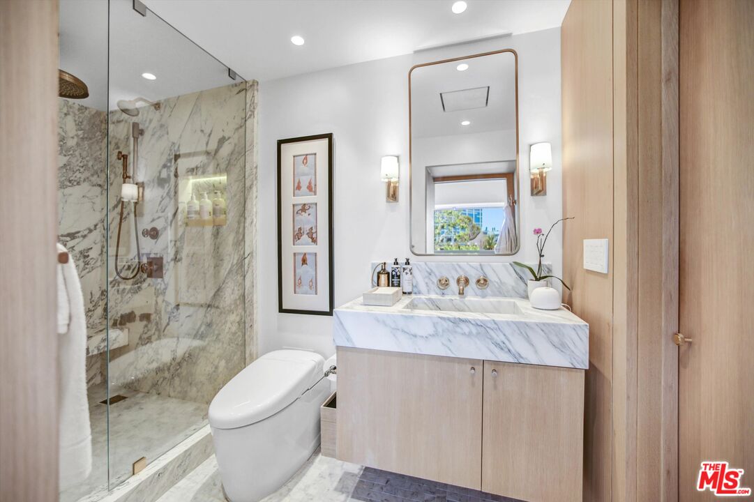 999 N Doheny Dr Unit: 512