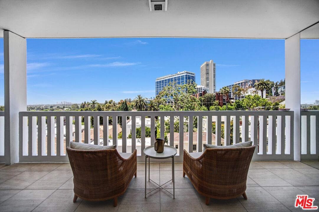 999 N Doheny Dr Unit: 512