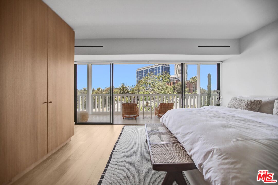 999 N Doheny Dr Unit: 512