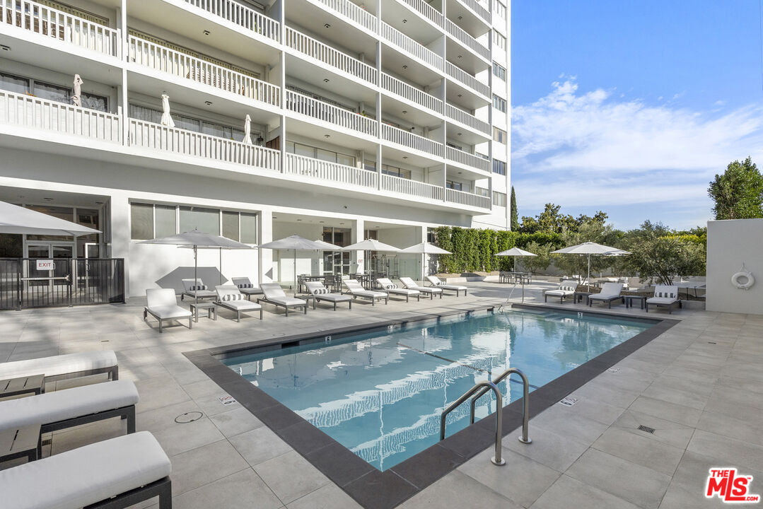 999 N Doheny Dr Unit: 512