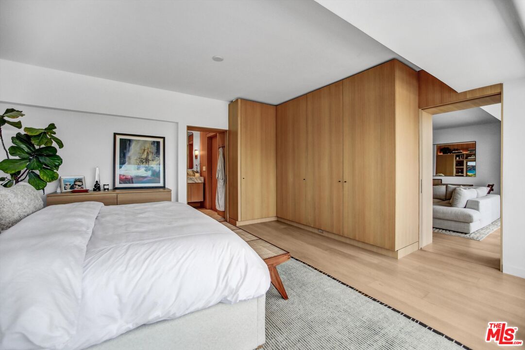 999 N Doheny Dr Unit: 512