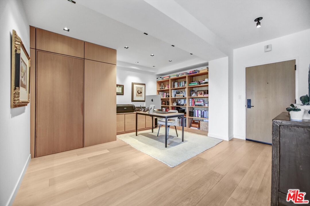 999 N Doheny Dr Unit: 512