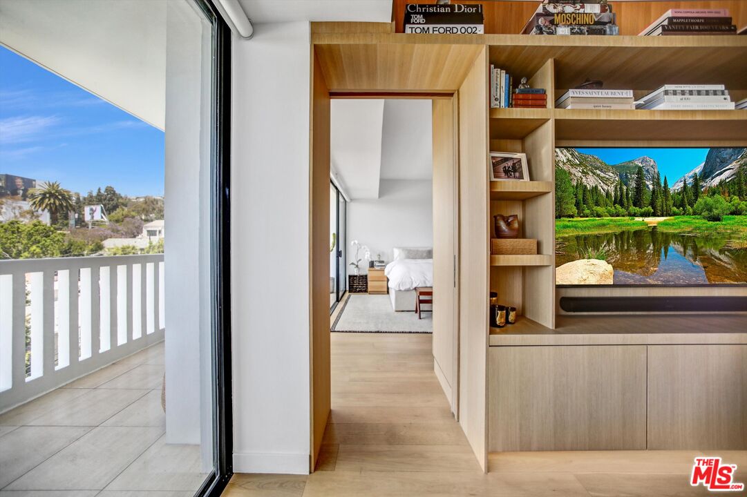 999 N Doheny Dr Unit: 512