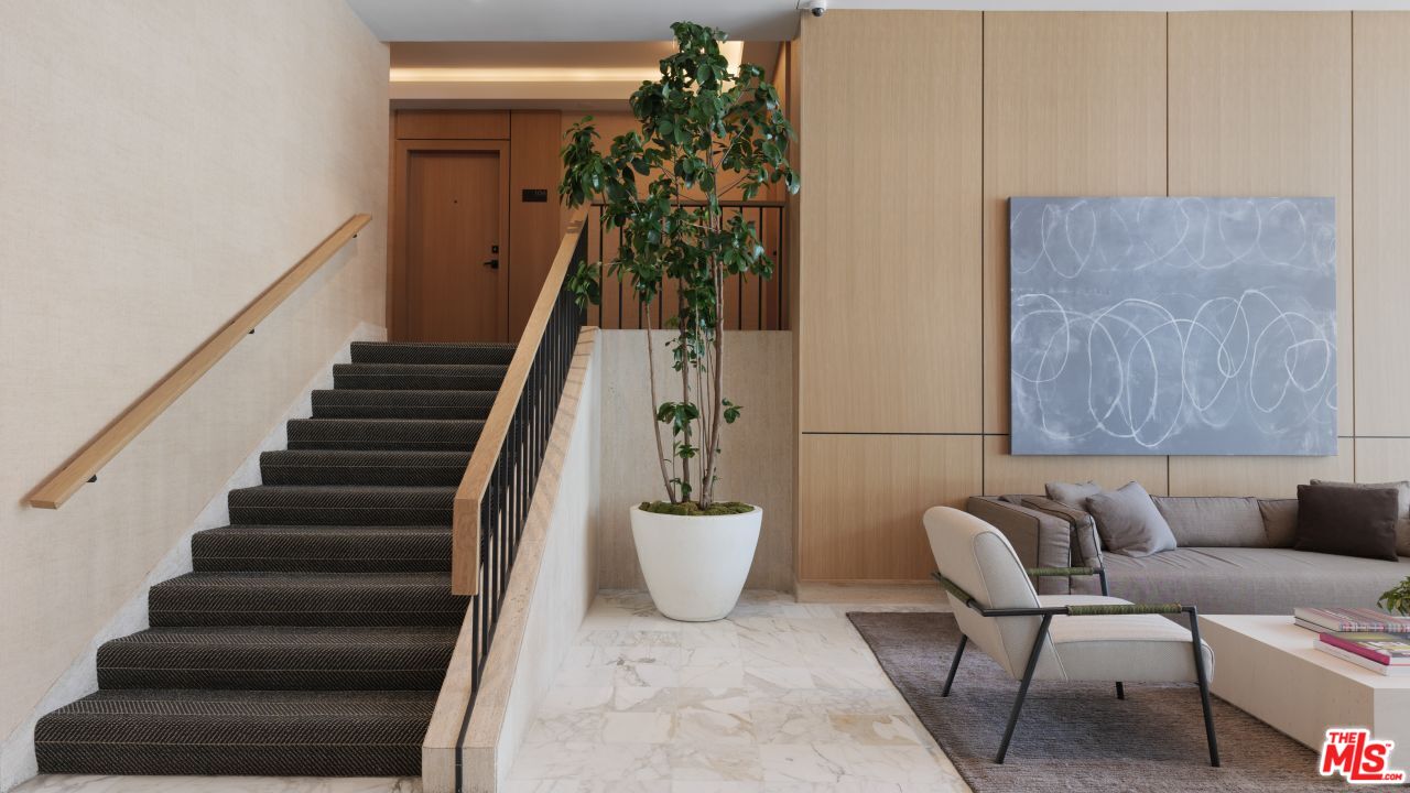 999 N Doheny Dr Unit: 212