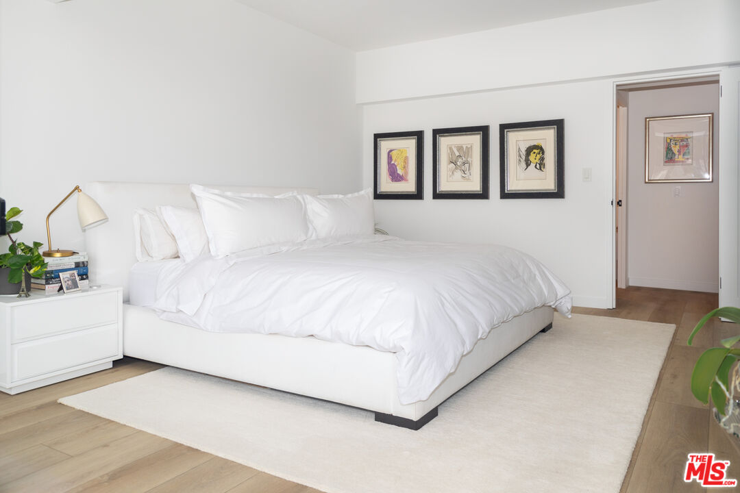 999 N Doheny Dr Unit: 212