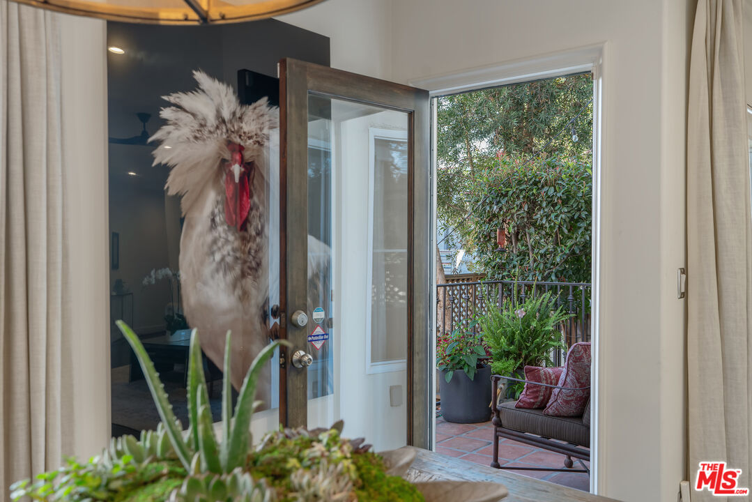 640 N Sweetzer Ave Unit: 10