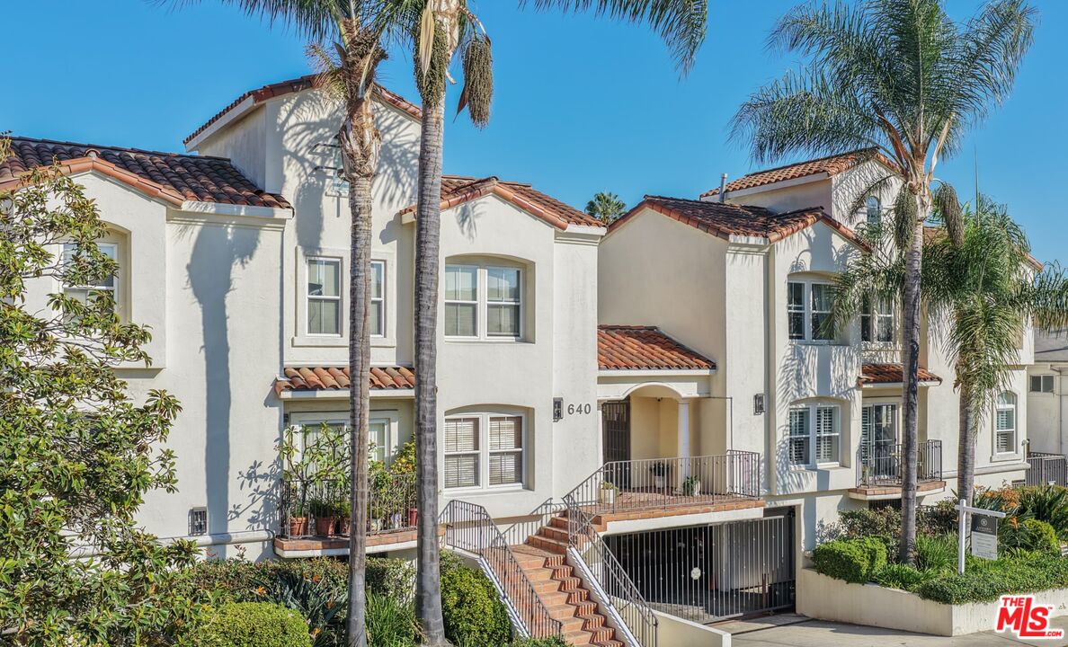 640 N Sweetzer Ave Unit: 10