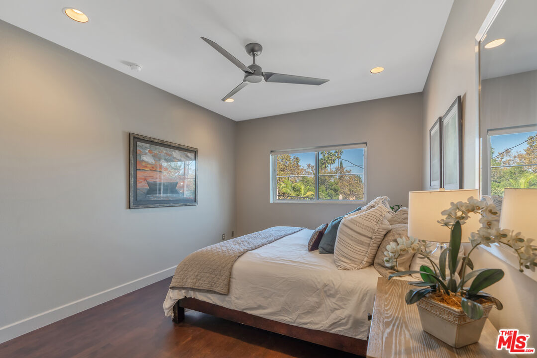 640 N Sweetzer Ave Unit: 10