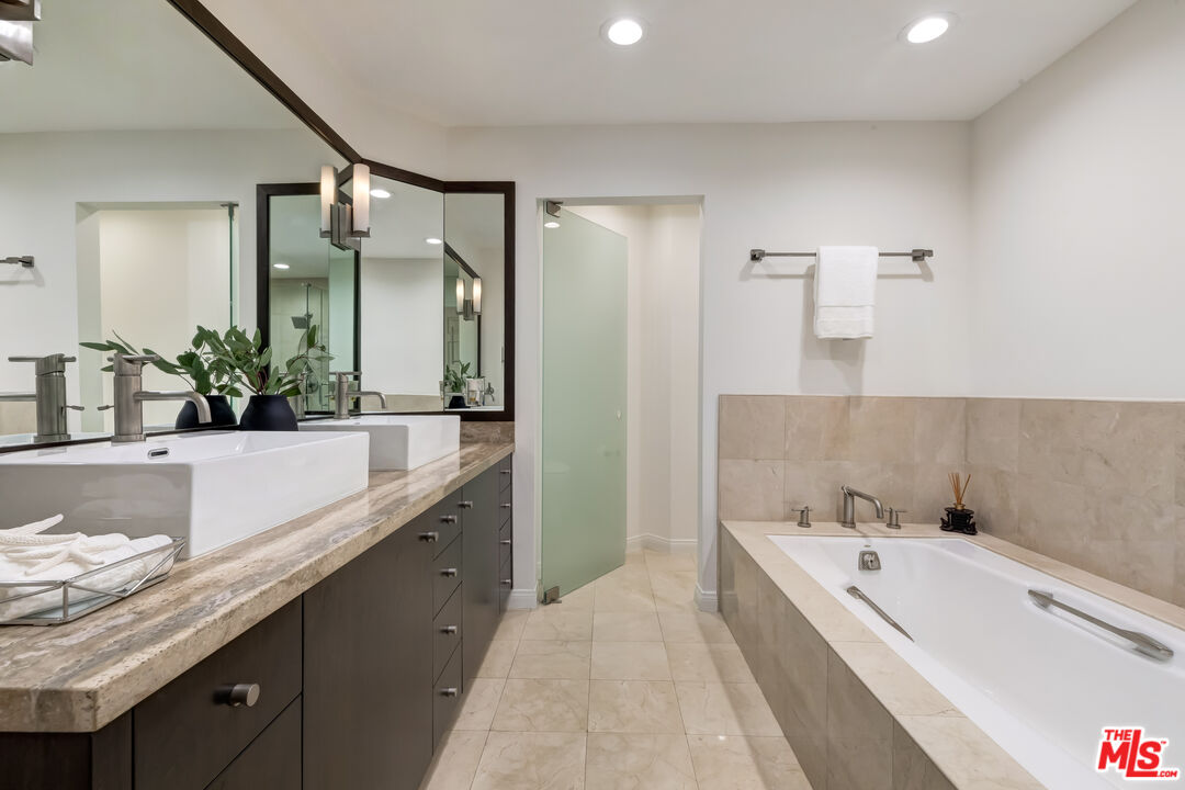 121 N Almont Dr Unit: 103