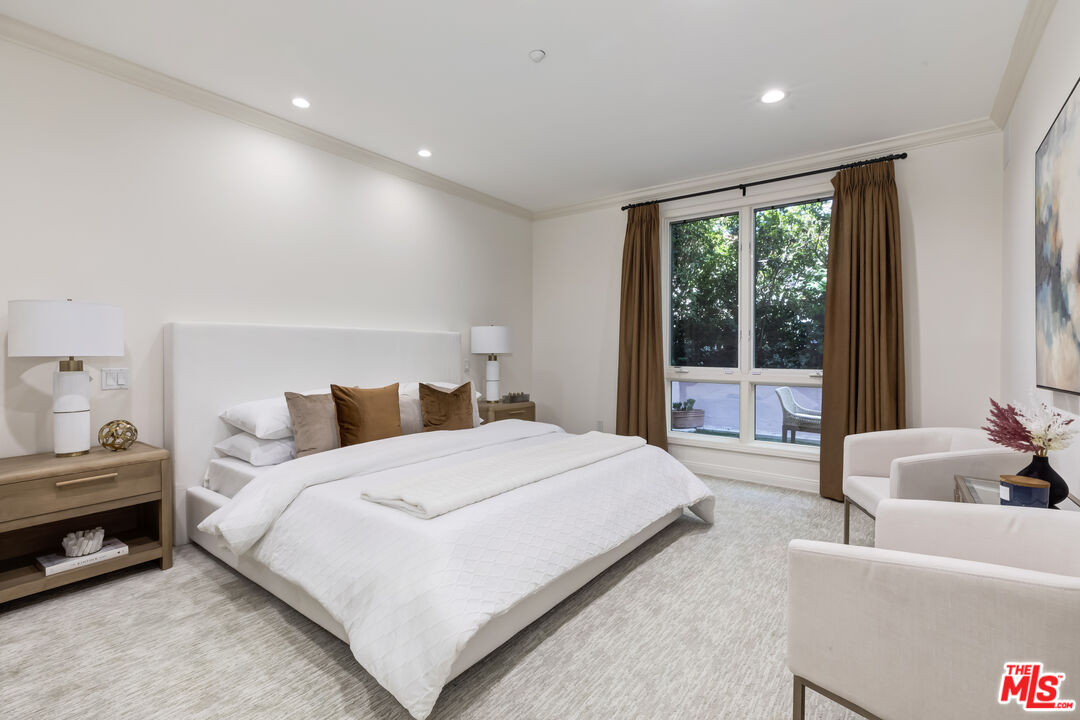 121 N Almont Dr Unit: 103