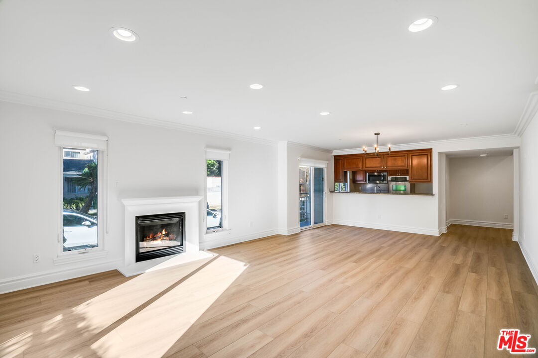 8610 Chalmers Dr Unit: 101