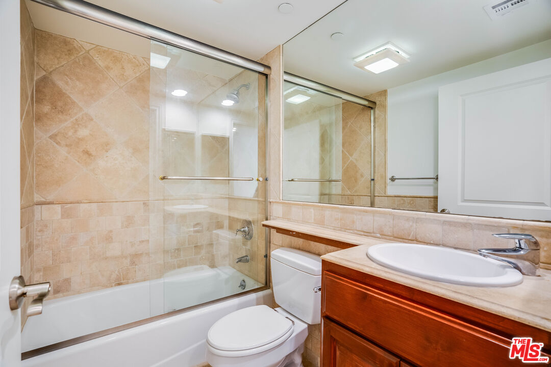 8610 Chalmers Dr Unit: 101