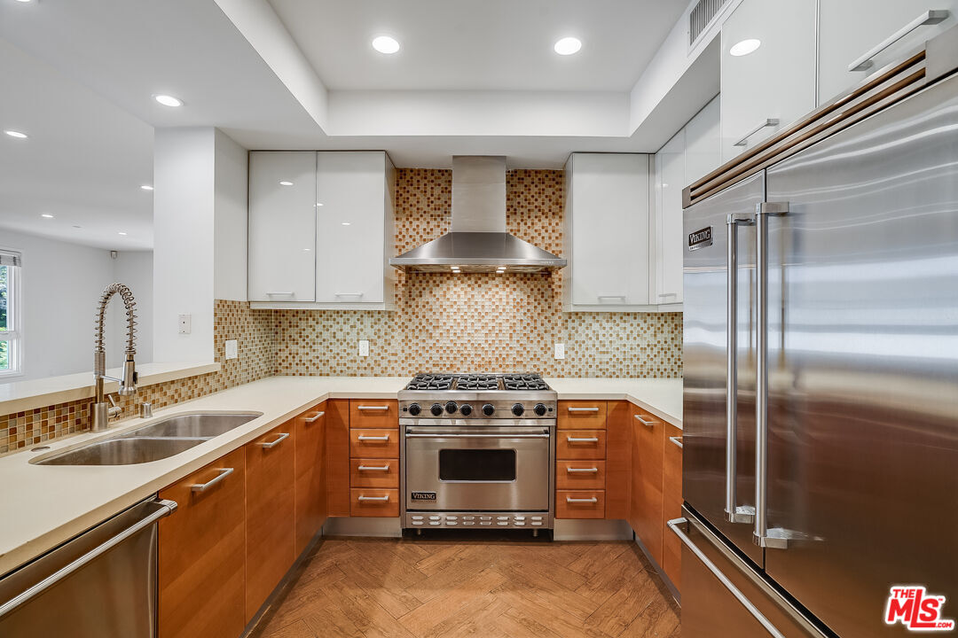 1517 S Bentley Ave Unit: 205