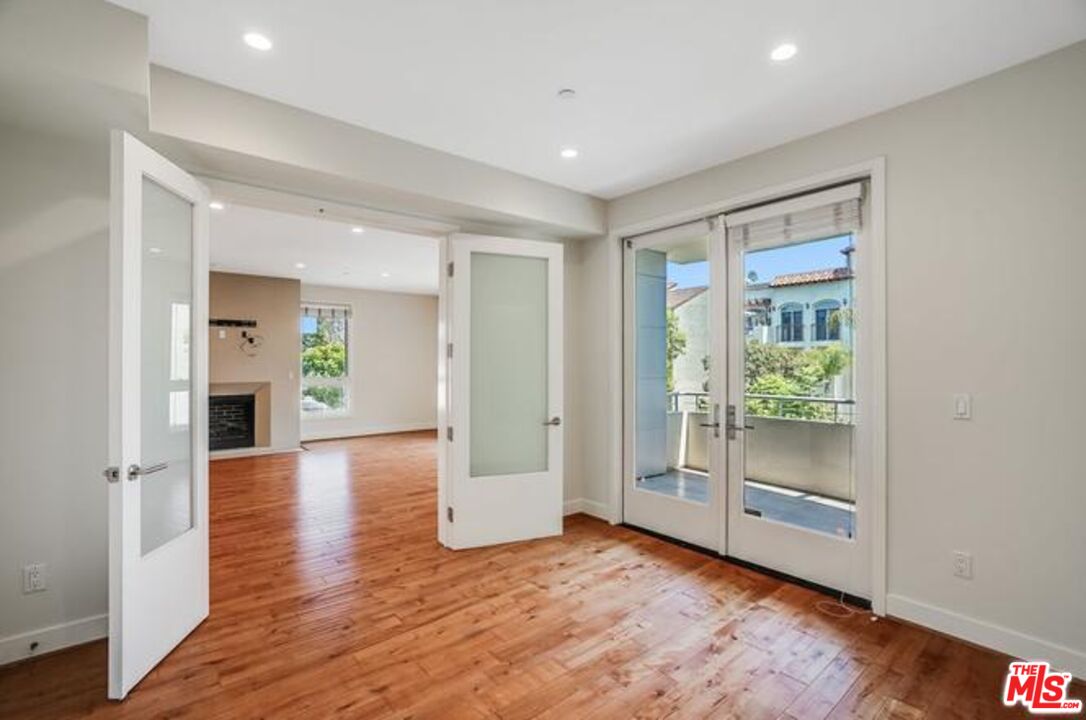 1517 S Bentley Ave Unit: 205